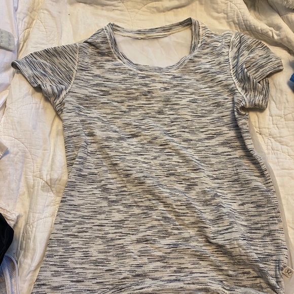 Lululemon Keep it cool running T - Picture 2 of 3